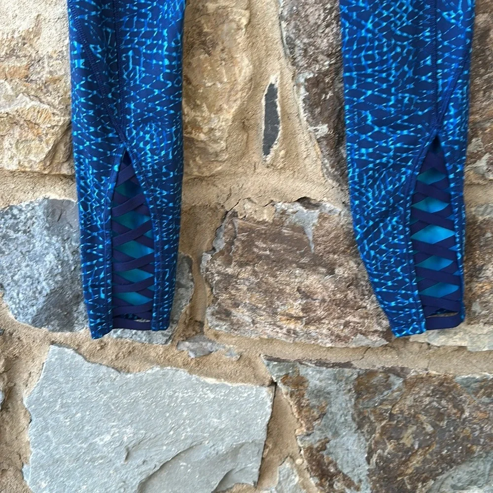 Lululemon Pure Practice Pant Samba Snake Kayak Blue Hero Blue / Hero Blue Size 4